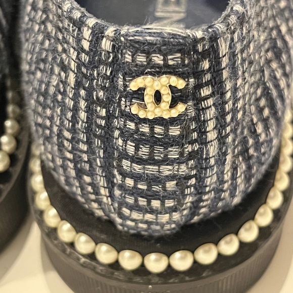 Chanel pearl shoes - Picture 9 of 13